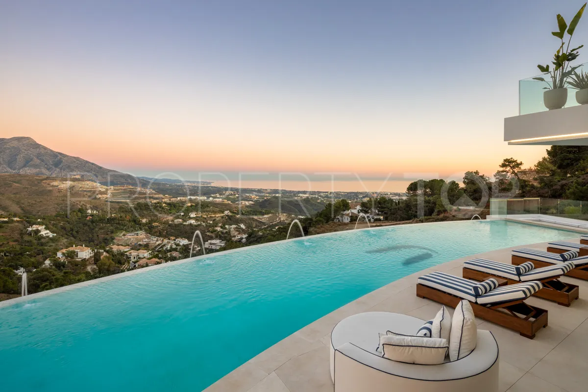 Buy villa in La Zagaleta