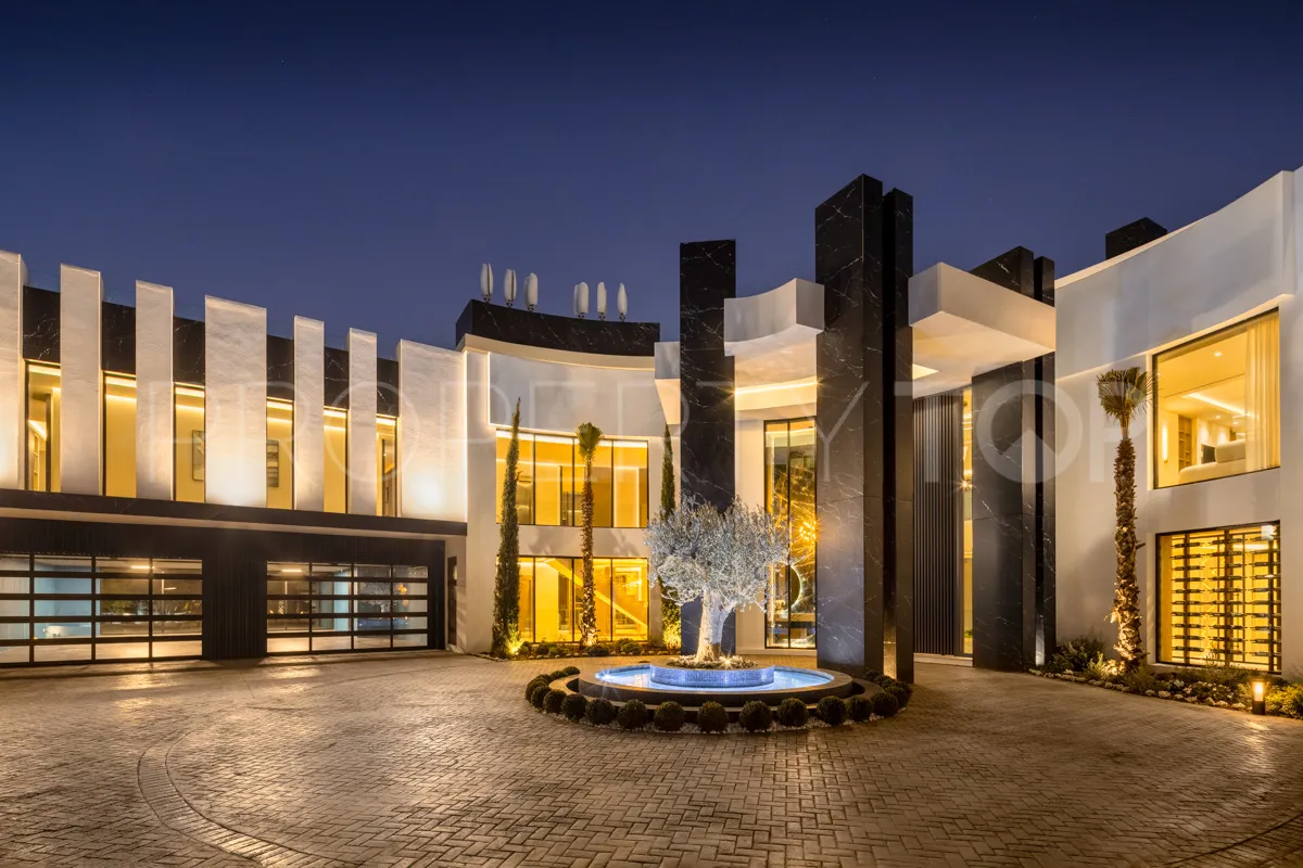 Buy villa in La Zagaleta