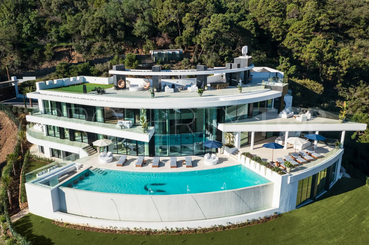 Buy villa in La Zagaleta