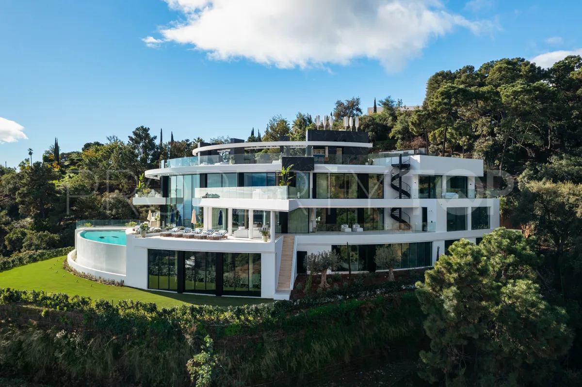 Buy villa in La Zagaleta