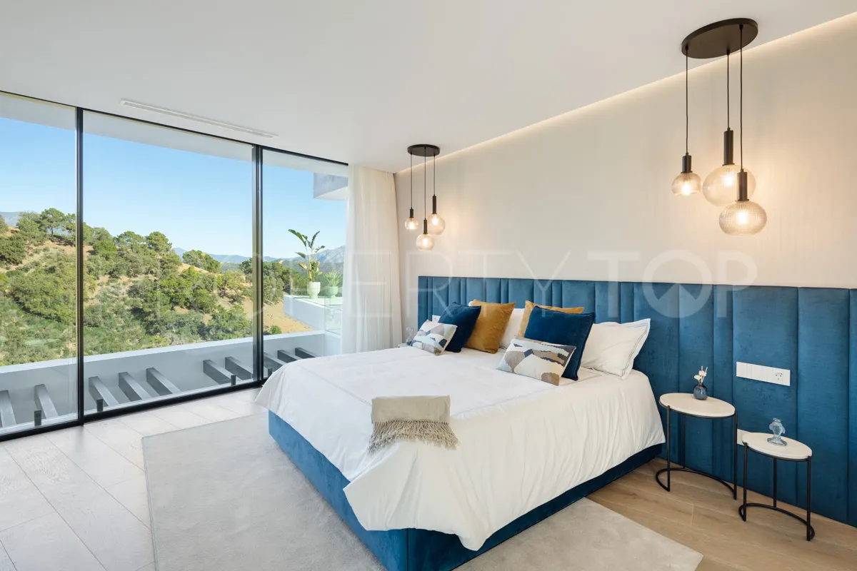 Buy villa in La Zagaleta