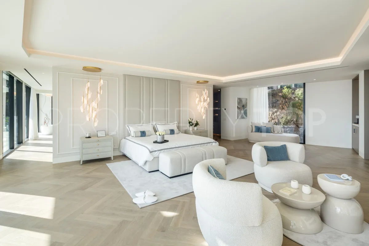 Buy villa in La Zagaleta