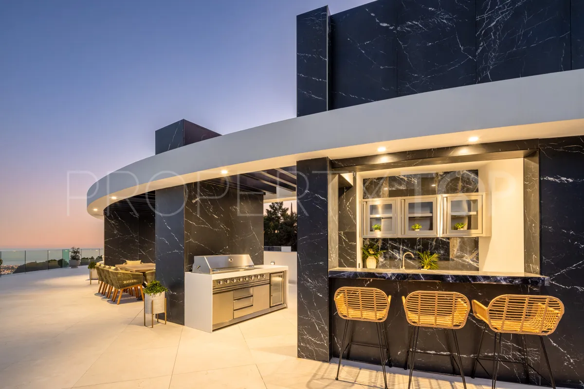 Buy villa in La Zagaleta