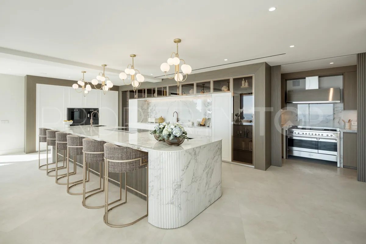 Buy villa in La Zagaleta