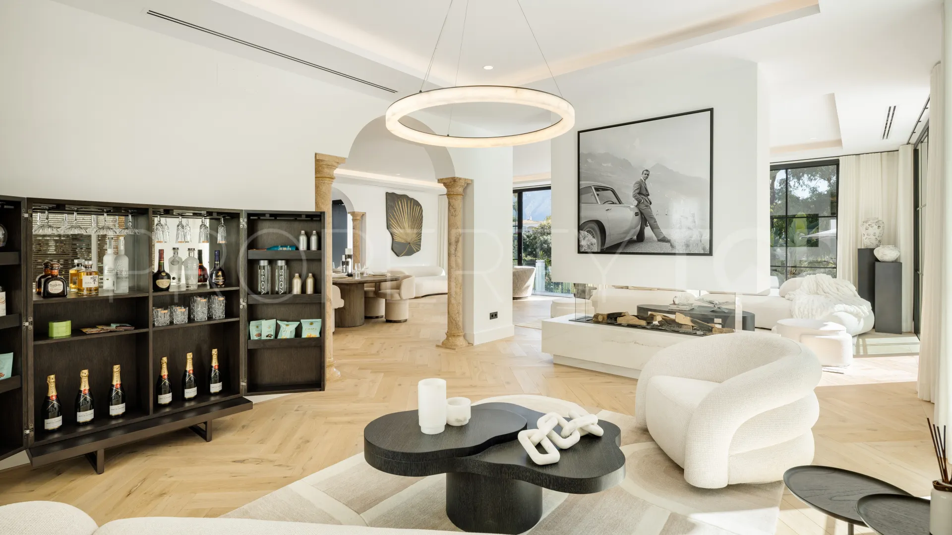 For sale El Herrojo villa with 5 bedrooms