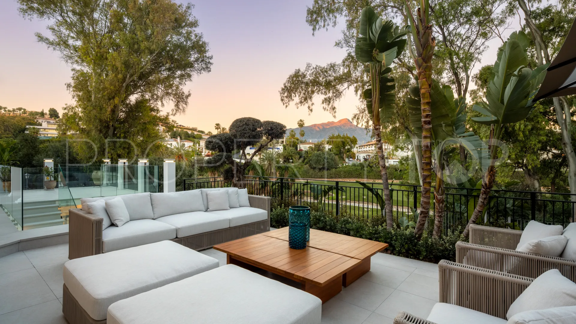 For sale El Herrojo villa with 5 bedrooms