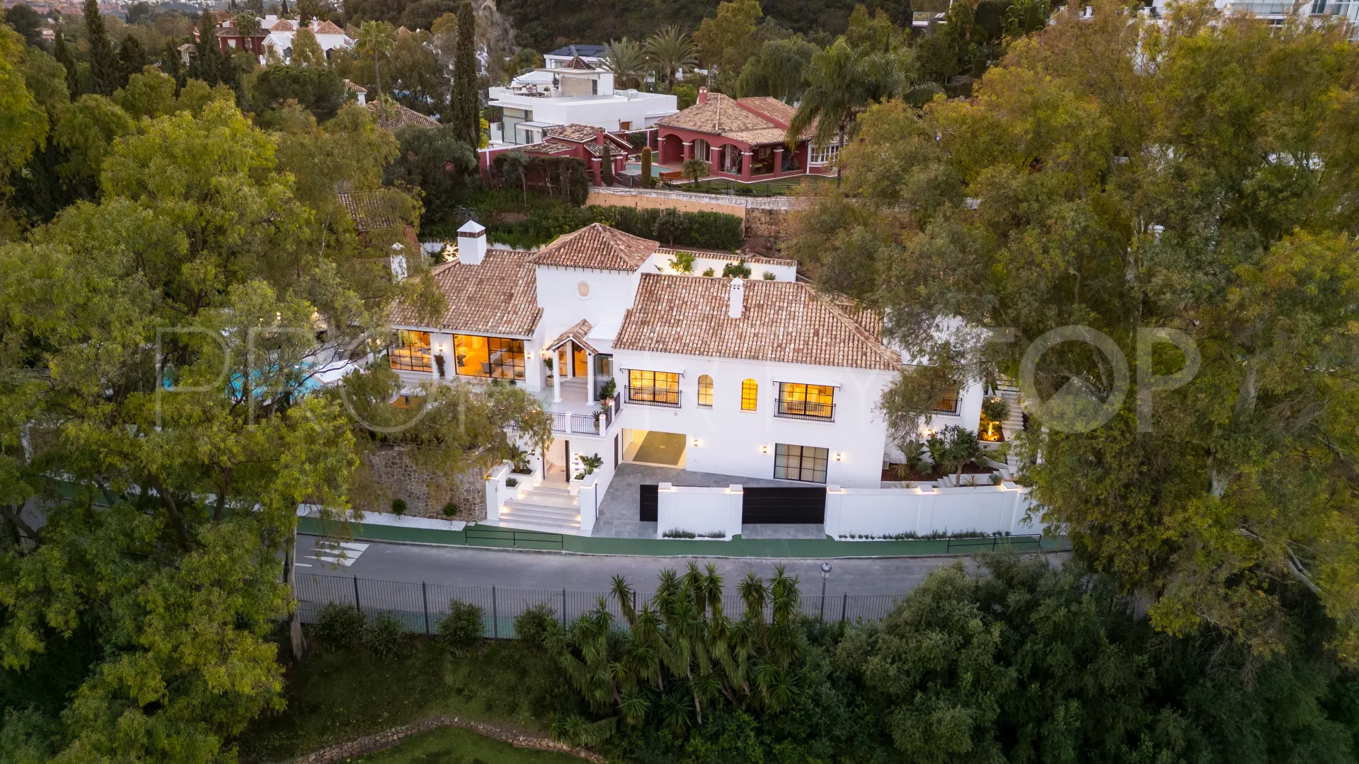 For sale El Herrojo villa with 5 bedrooms