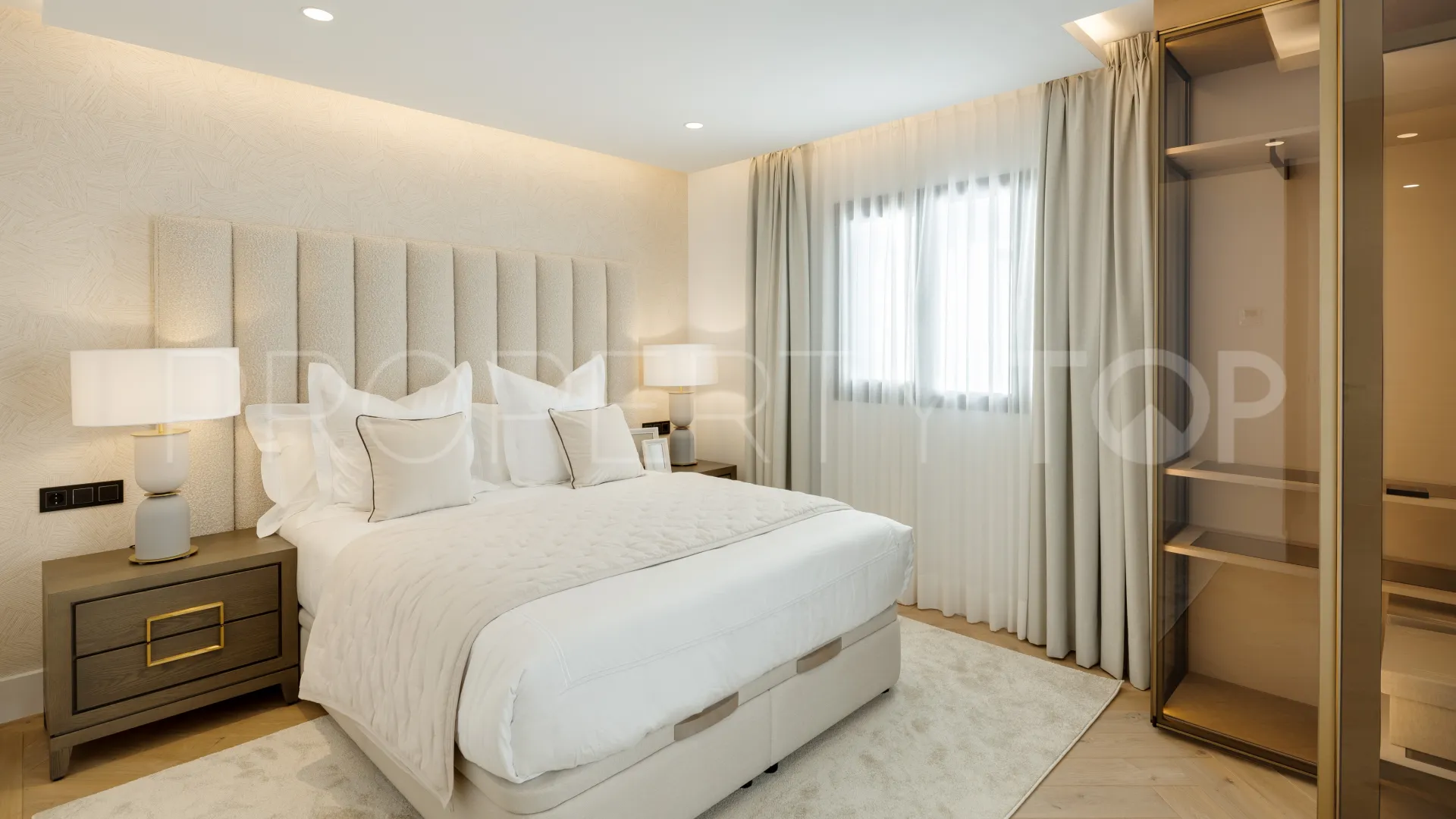 For sale El Herrojo villa with 5 bedrooms