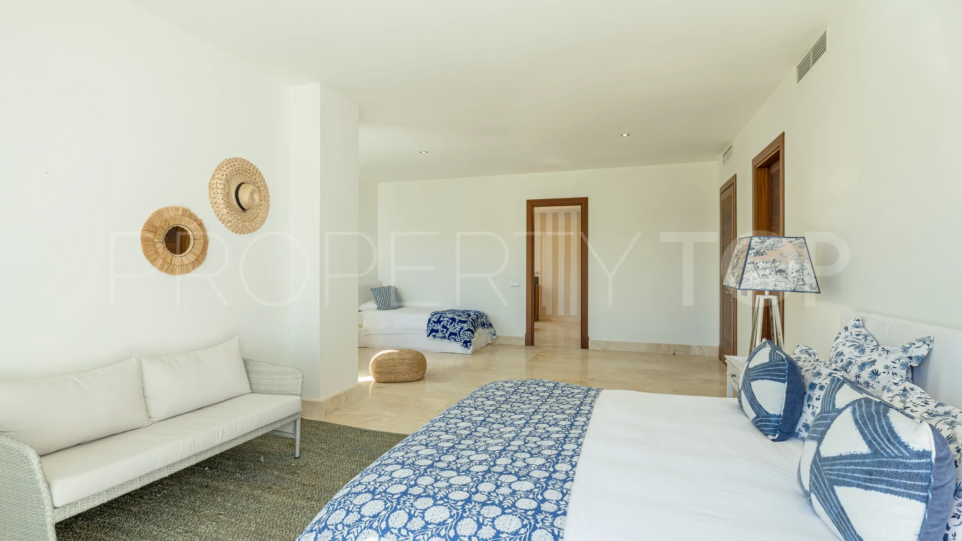 Villa for sale in Finca Cortesin with 4 bedrooms