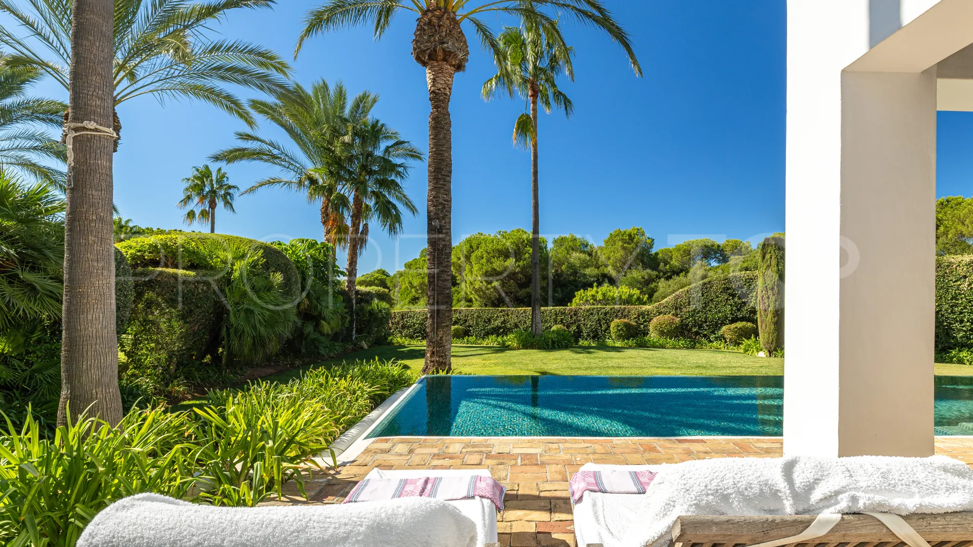 Villa for sale in Finca Cortesin with 4 bedrooms