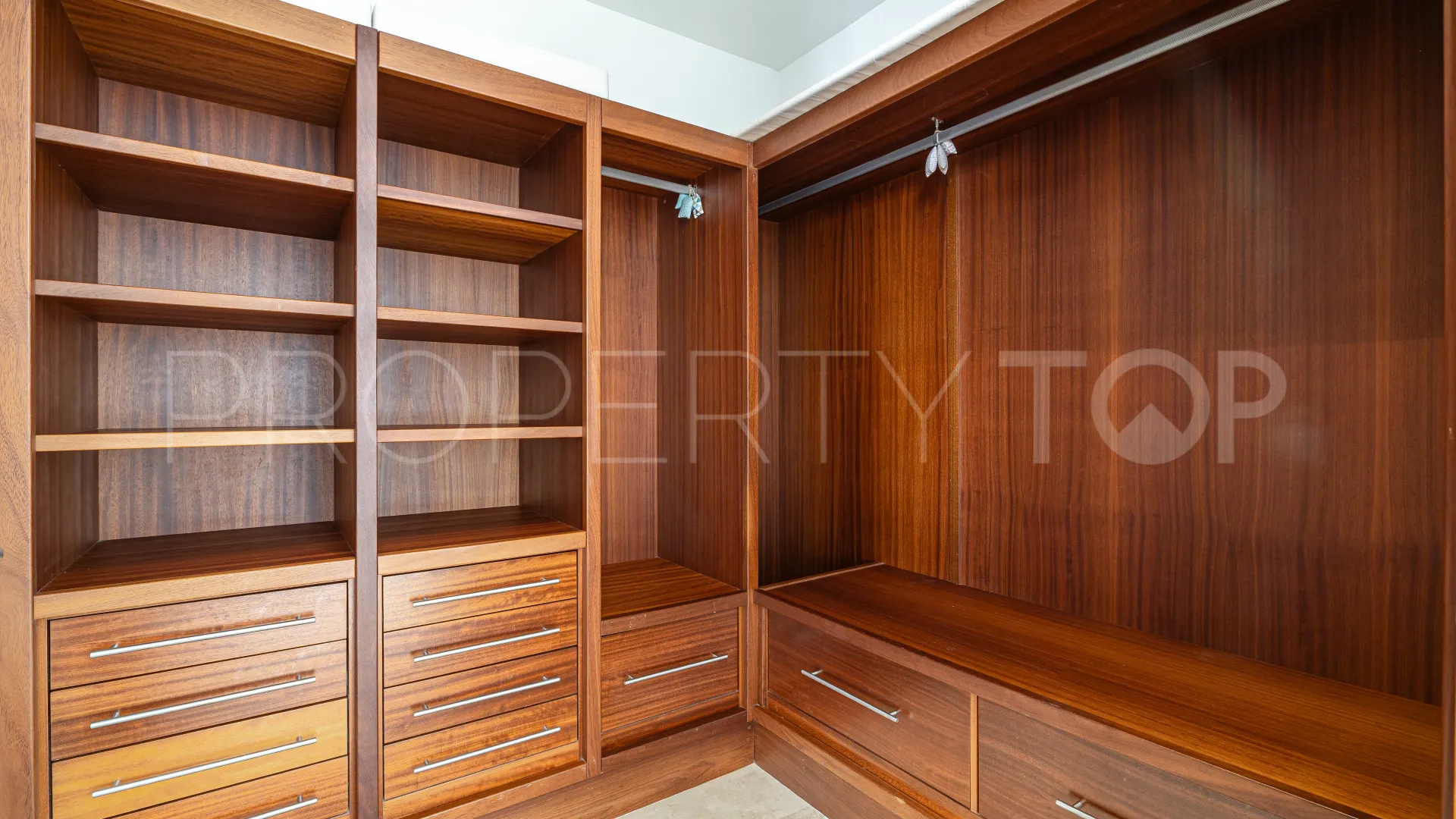 Villa for sale in Finca Cortesin with 4 bedrooms