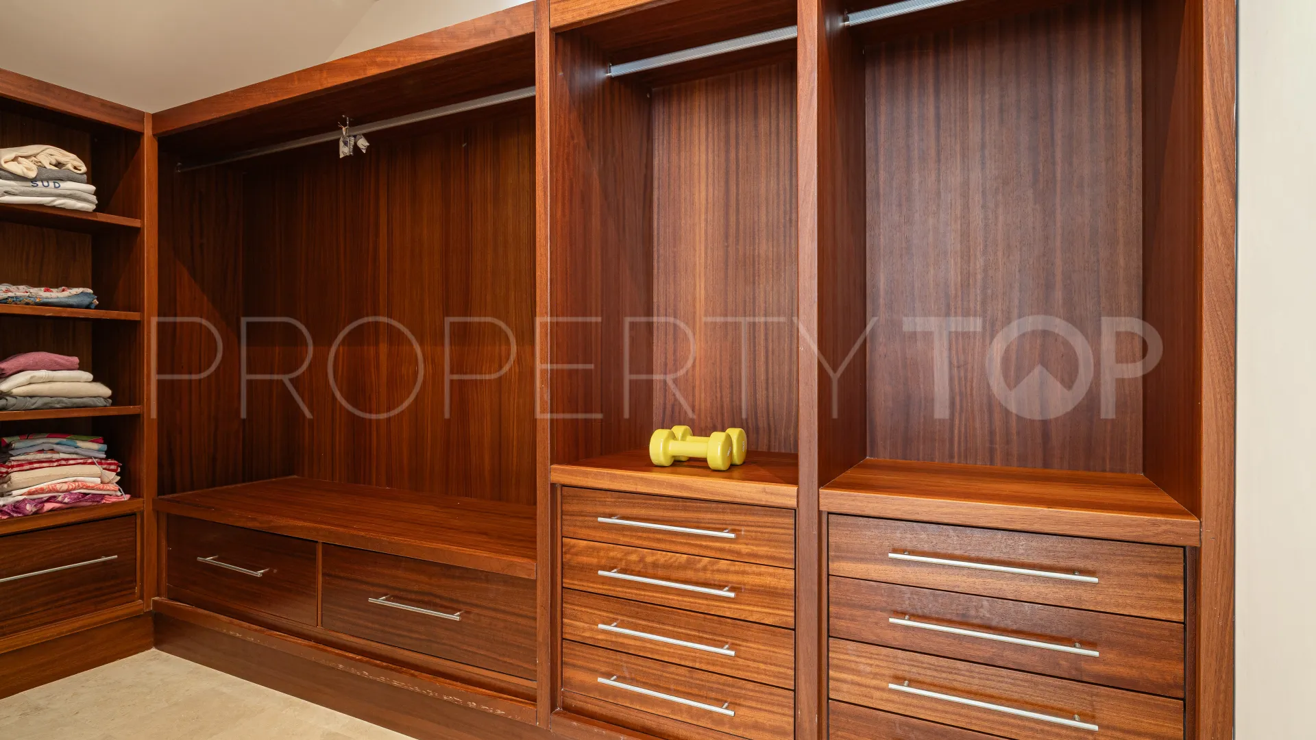 Villa for sale in Finca Cortesin with 4 bedrooms