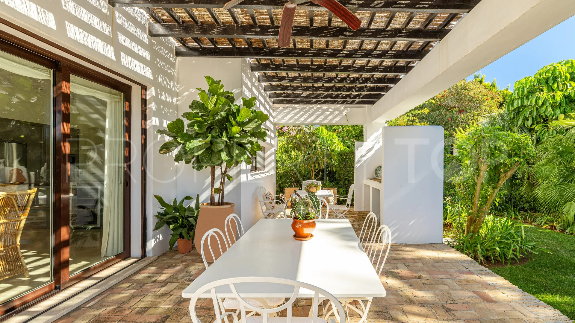 Villa for sale in Finca Cortesin with 4 bedrooms
