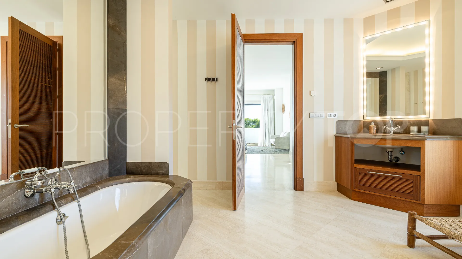 Villa for sale in Finca Cortesin with 4 bedrooms