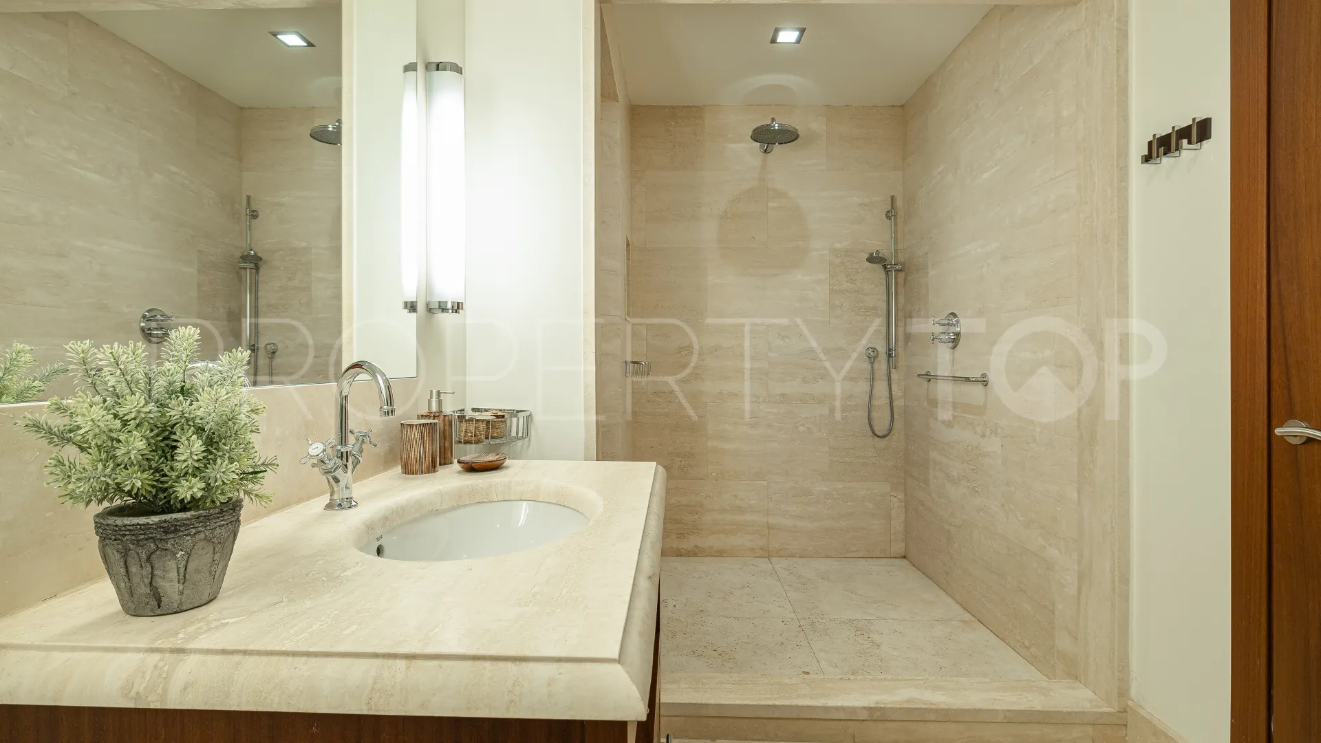 Villa for sale in Finca Cortesin with 4 bedrooms