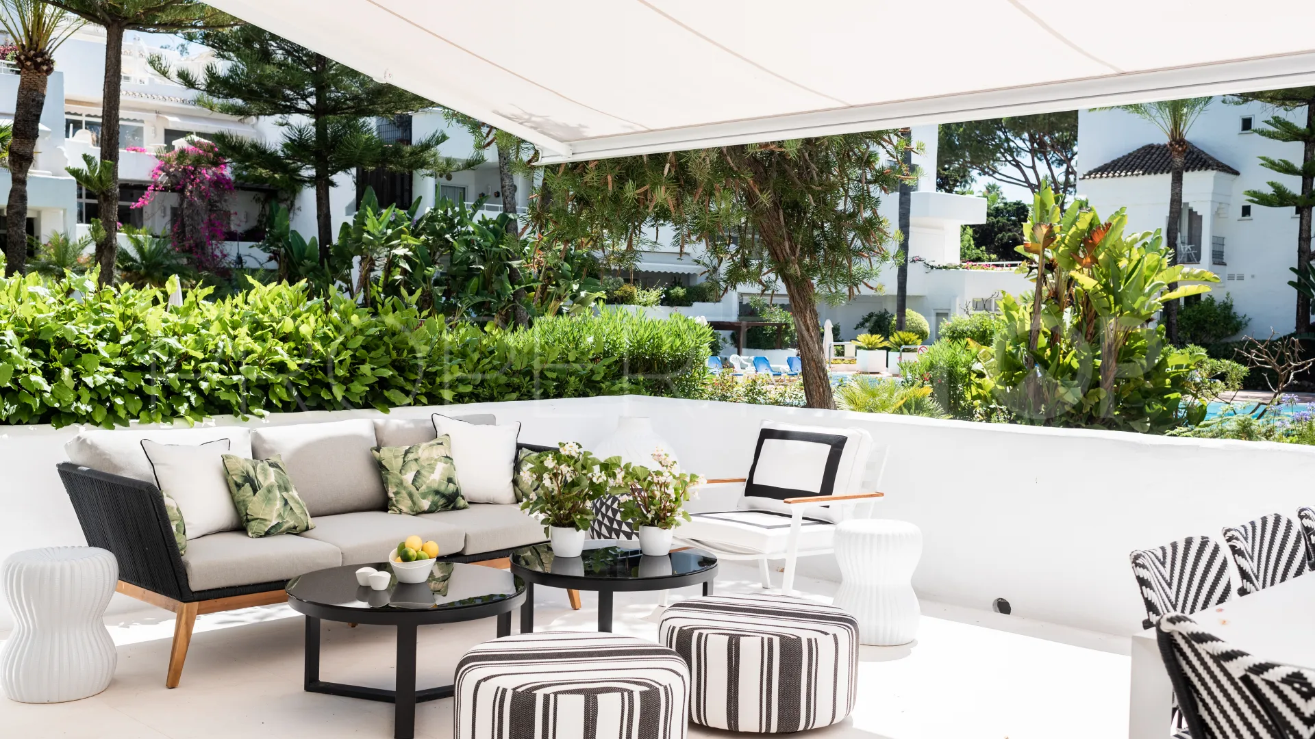Apartamento planta baja con 3 dormitorios en venta en Alhambra del Mar