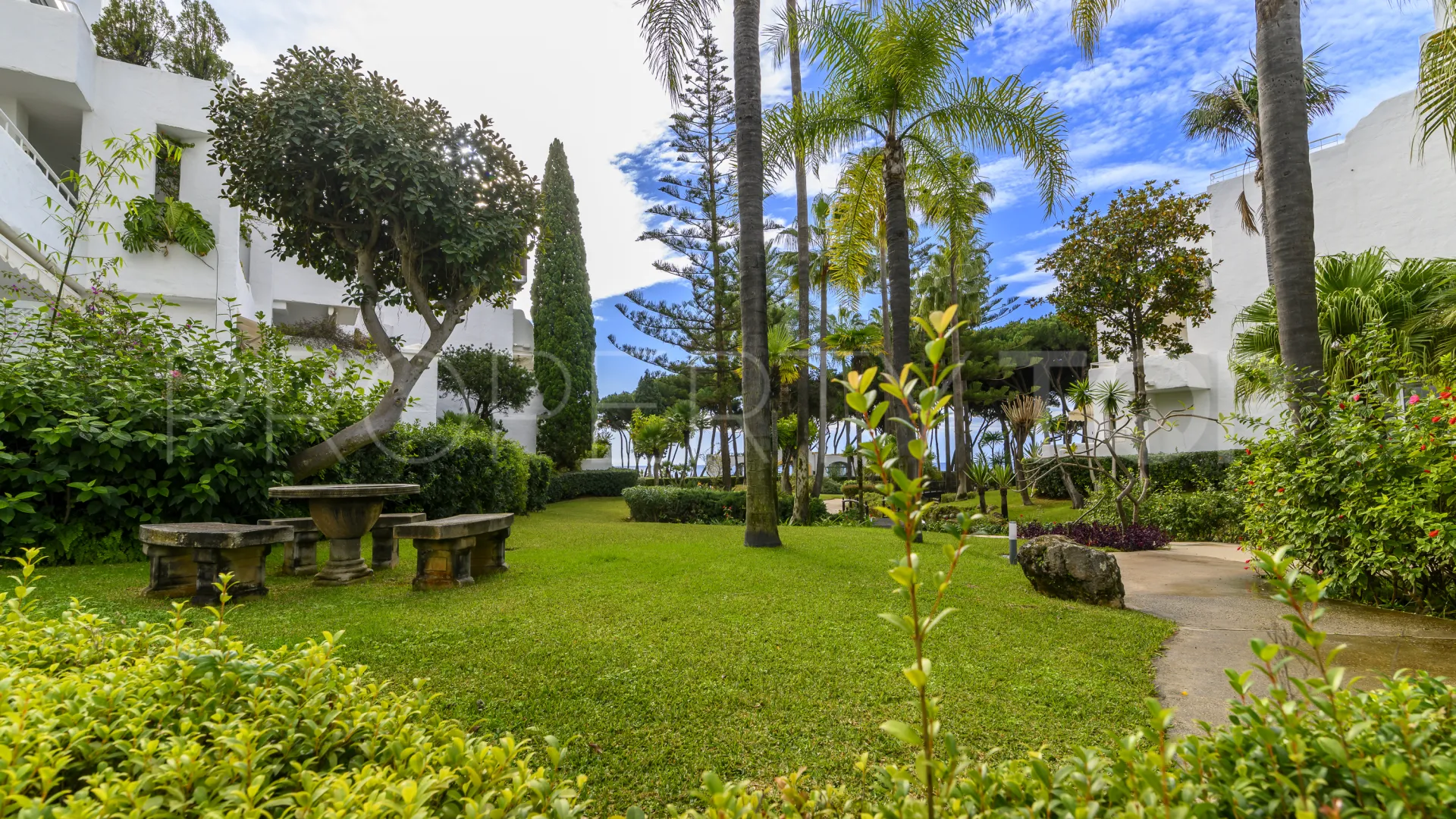 Apartamento planta baja con 3 dormitorios en venta en Alhambra del Mar