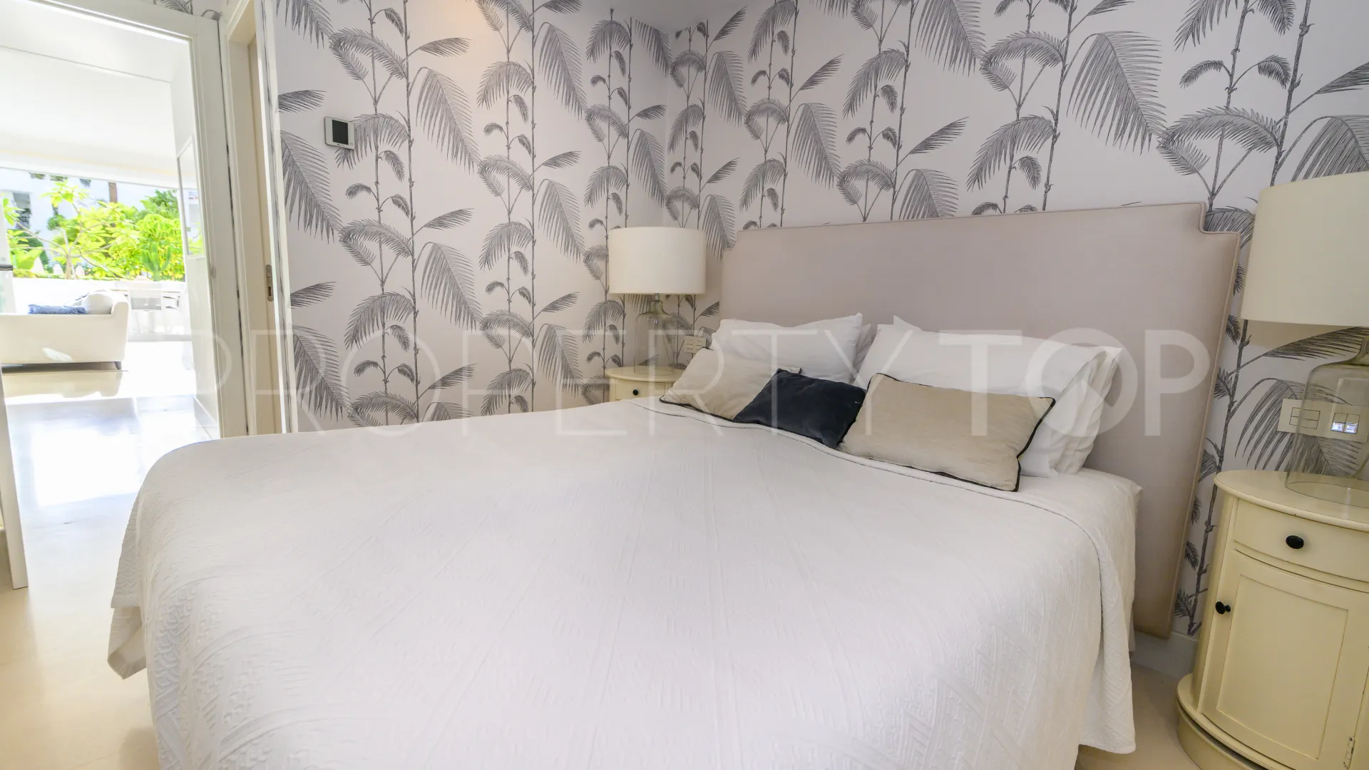 Apartamento planta baja con 3 dormitorios en venta en Alhambra del Mar