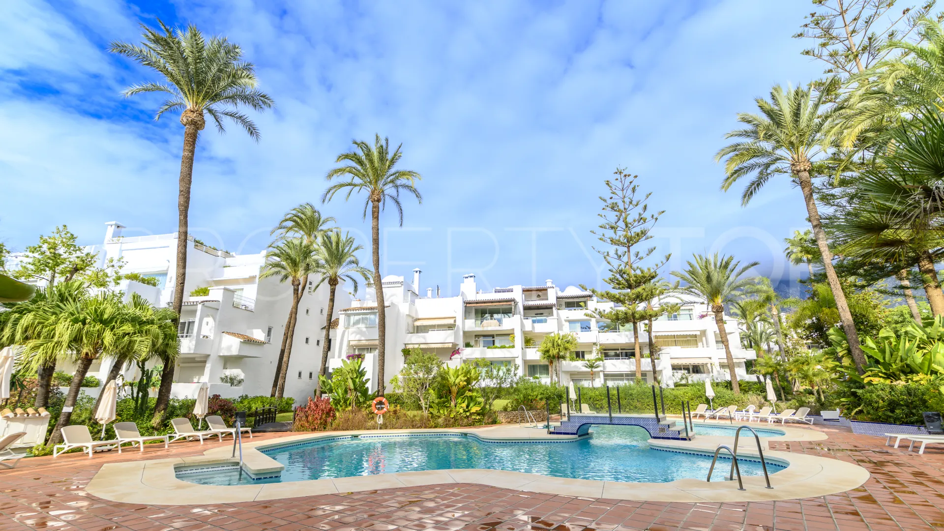 Apartamento planta baja con 3 dormitorios en venta en Alhambra del Mar