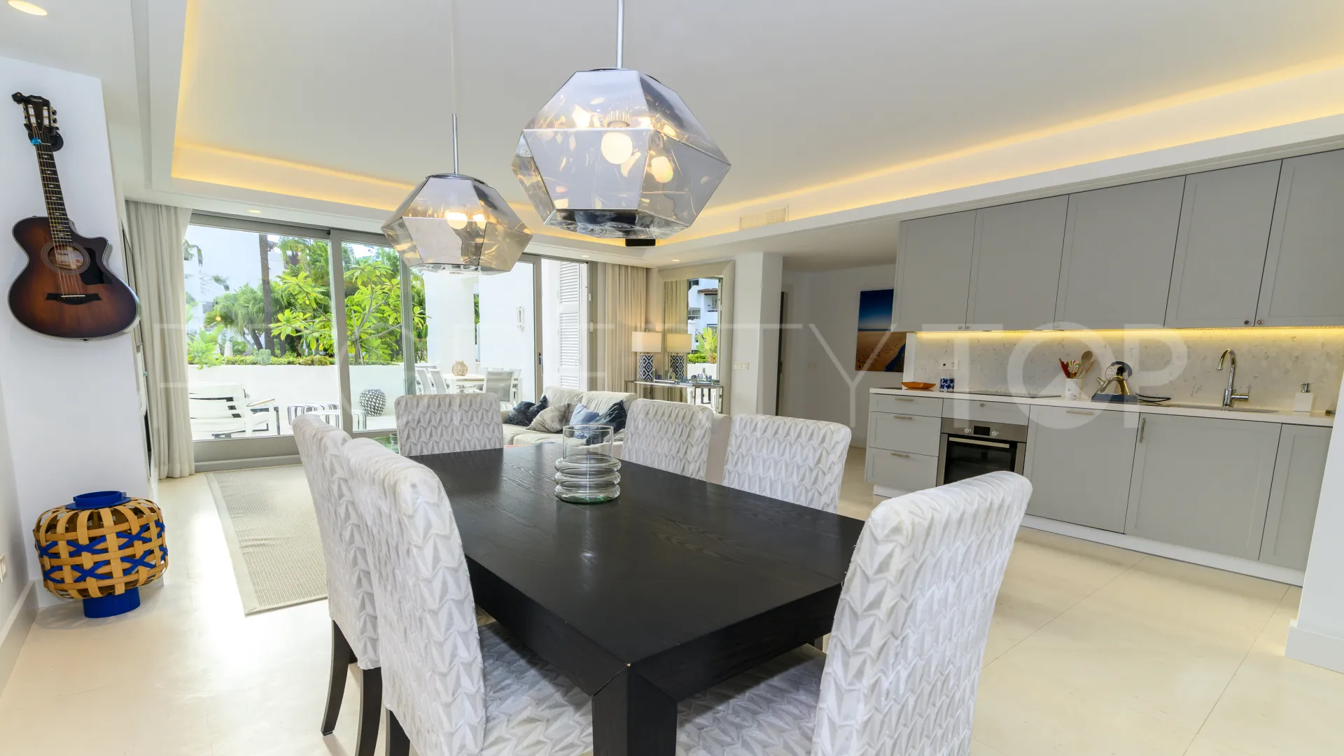 Apartamento planta baja con 3 dormitorios en venta en Alhambra del Mar