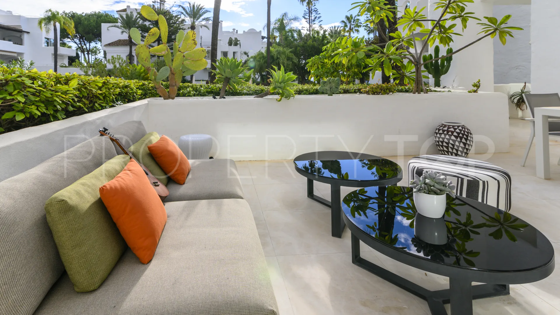 Apartamento planta baja con 3 dormitorios en venta en Alhambra del Mar