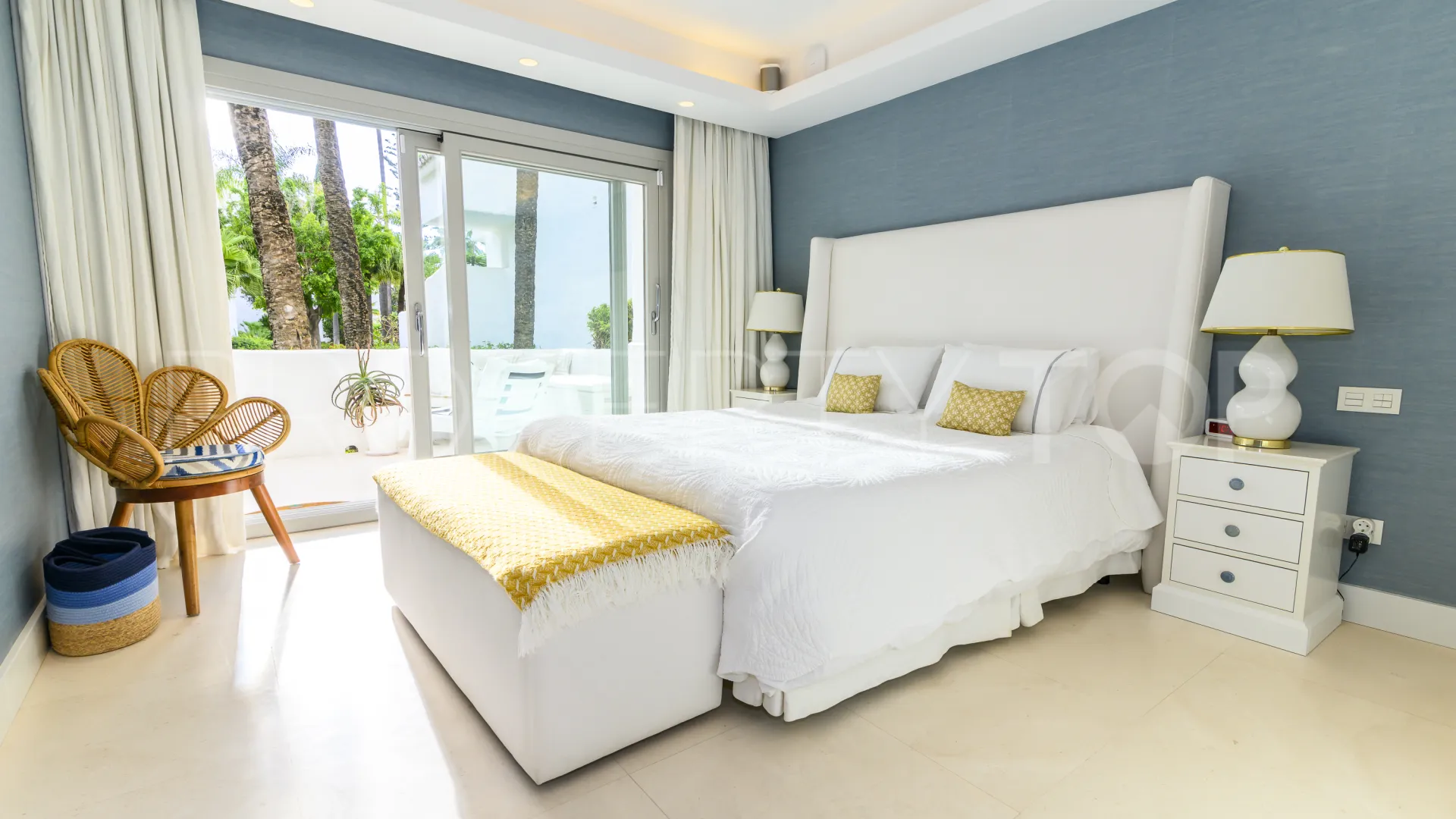 Apartamento planta baja con 3 dormitorios en venta en Alhambra del Mar