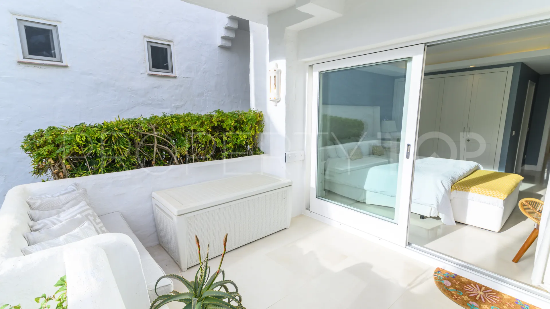 Apartamento planta baja con 3 dormitorios en venta en Alhambra del Mar