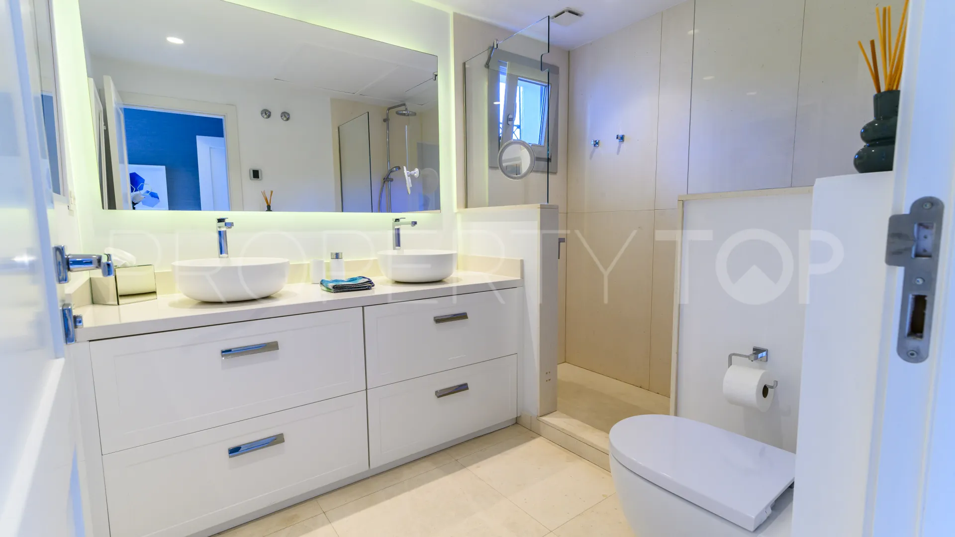 Apartamento planta baja con 3 dormitorios en venta en Alhambra del Mar