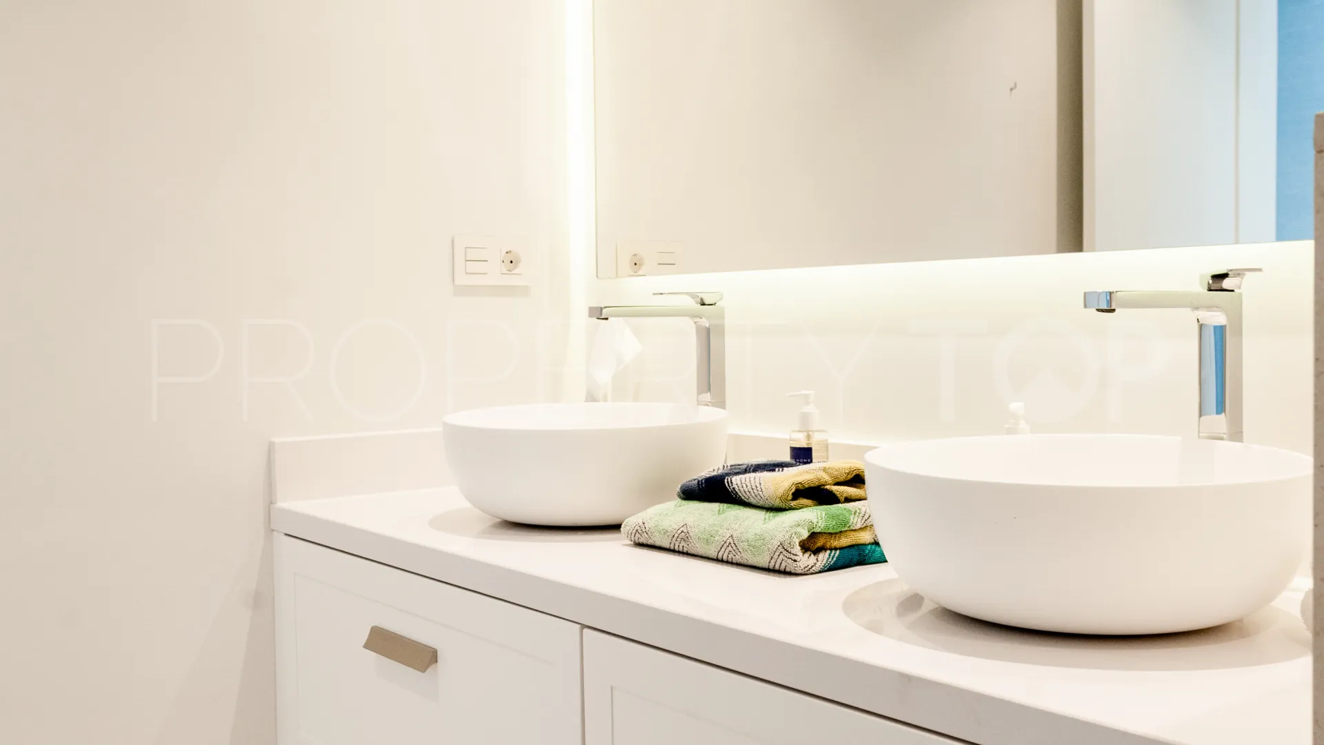 Apartamento planta baja con 3 dormitorios en venta en Alhambra del Mar