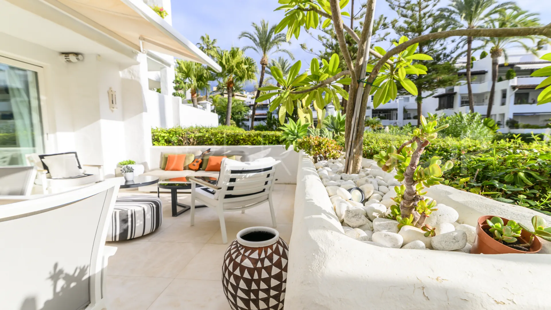 Apartamento planta baja con 3 dormitorios en venta en Alhambra del Mar