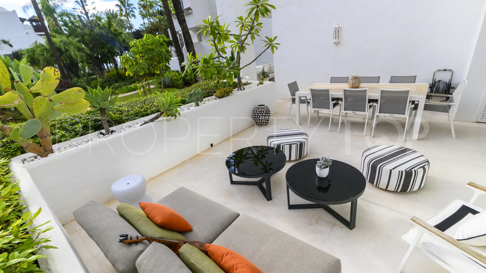 Apartamento planta baja con 3 dormitorios en venta en Alhambra del Mar