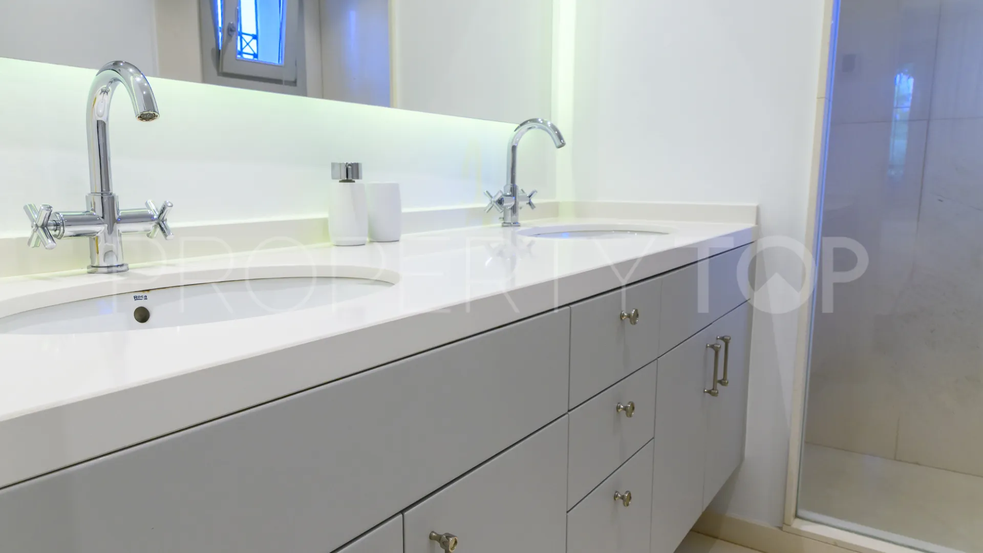 Apartamento planta baja con 3 dormitorios en venta en Alhambra del Mar