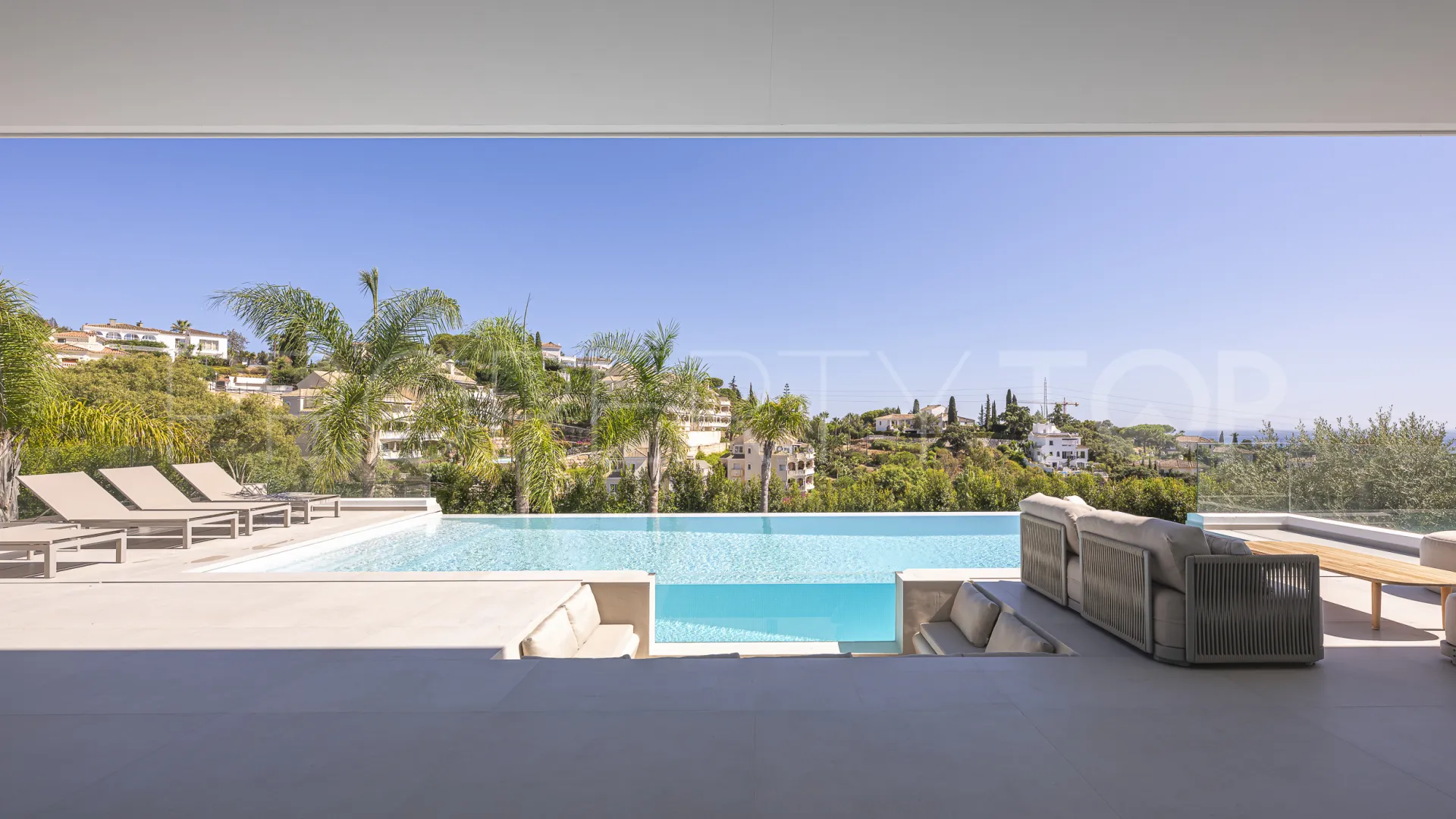 For sale Elviria villa