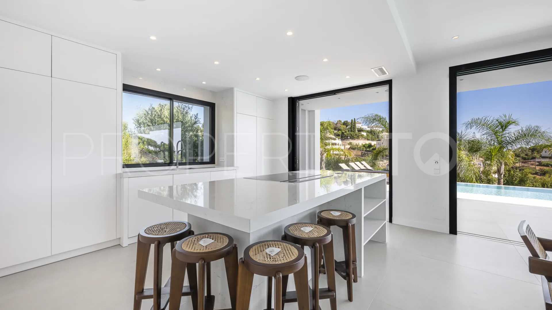 For sale Elviria villa