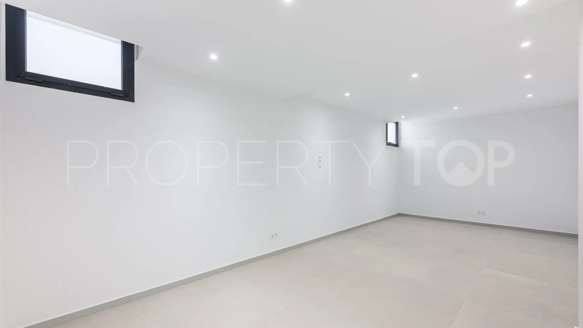 For sale Elviria villa