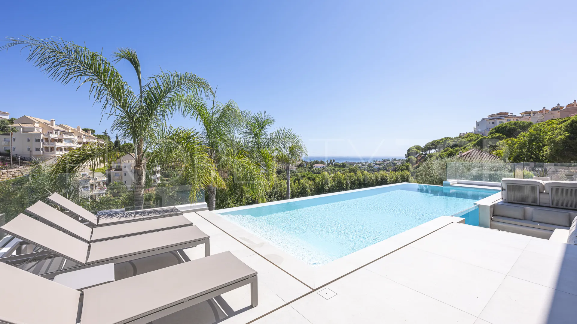 For sale Elviria villa
