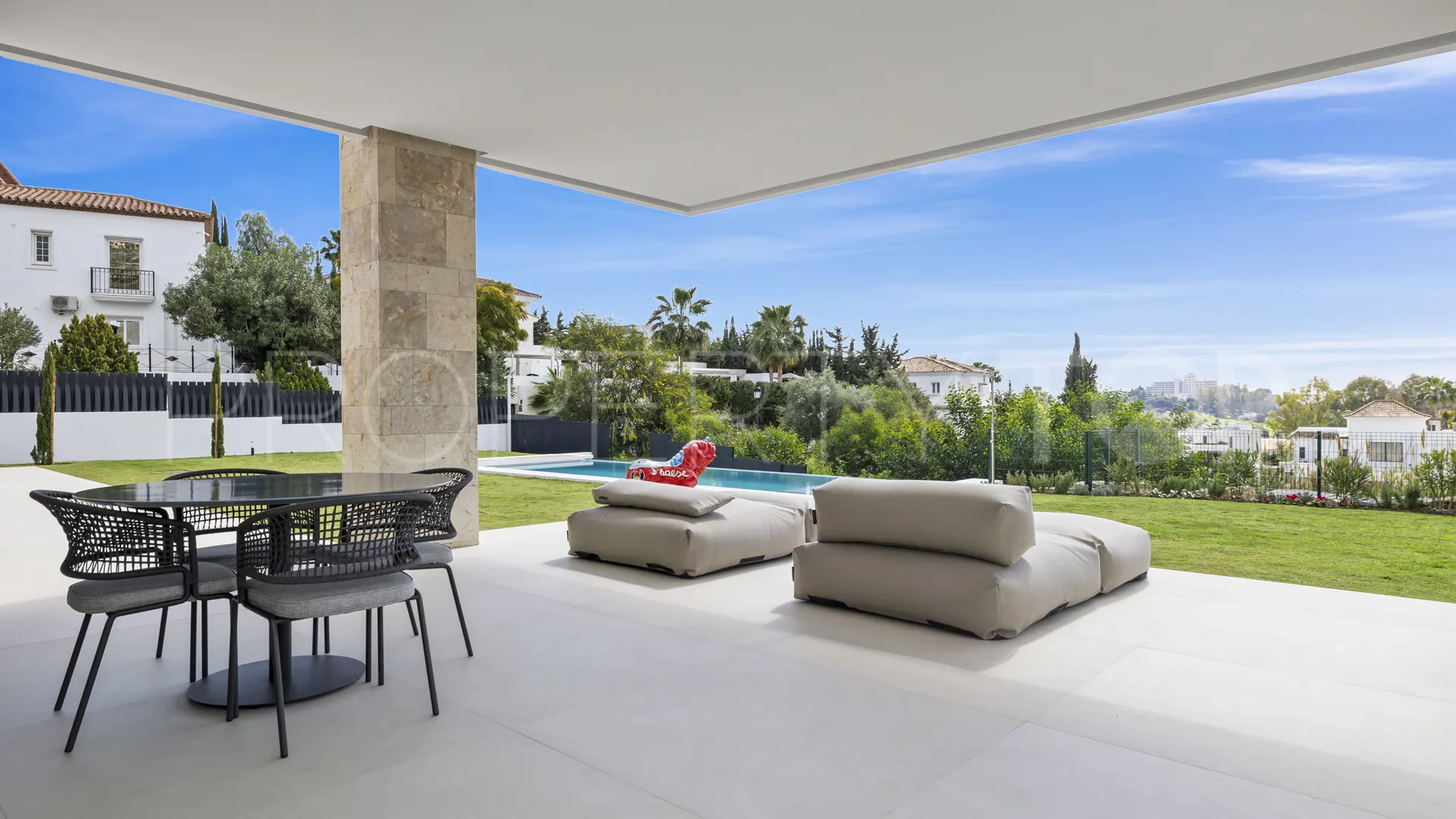 Se vende villa en La Alqueria de 4 dormitorios
