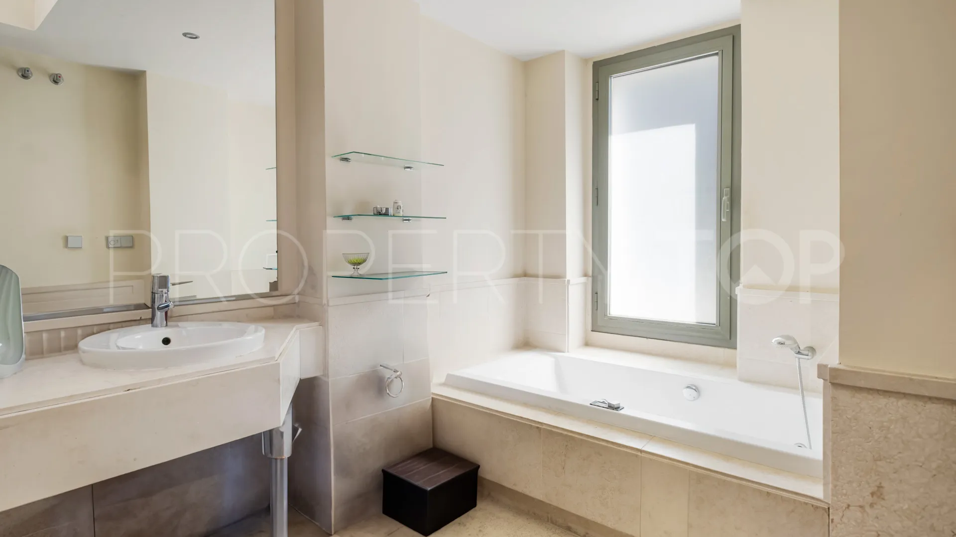 Atico duplex con 3 dormitorios en venta en Los Flamingos
