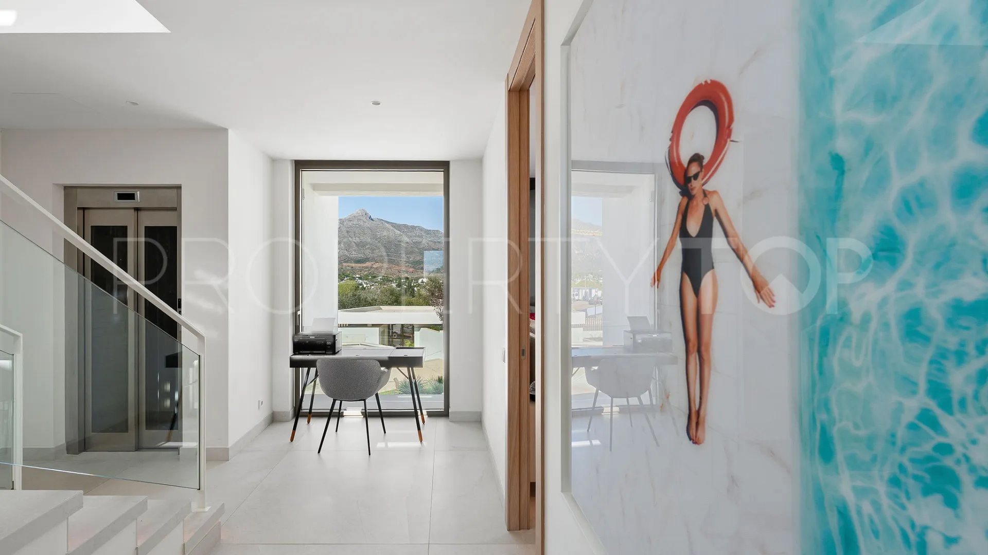 For sale semi detached house in Nueva Andalucia