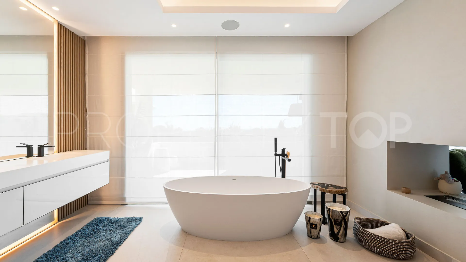 For sale semi detached house in Nueva Andalucia