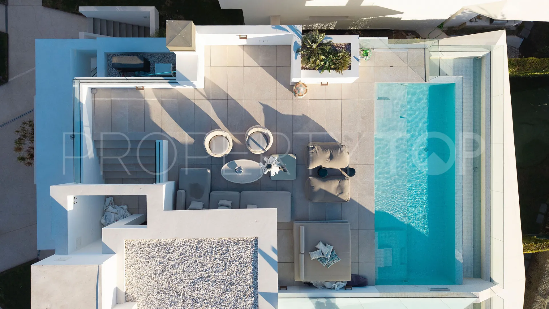 For sale semi detached house in Nueva Andalucia