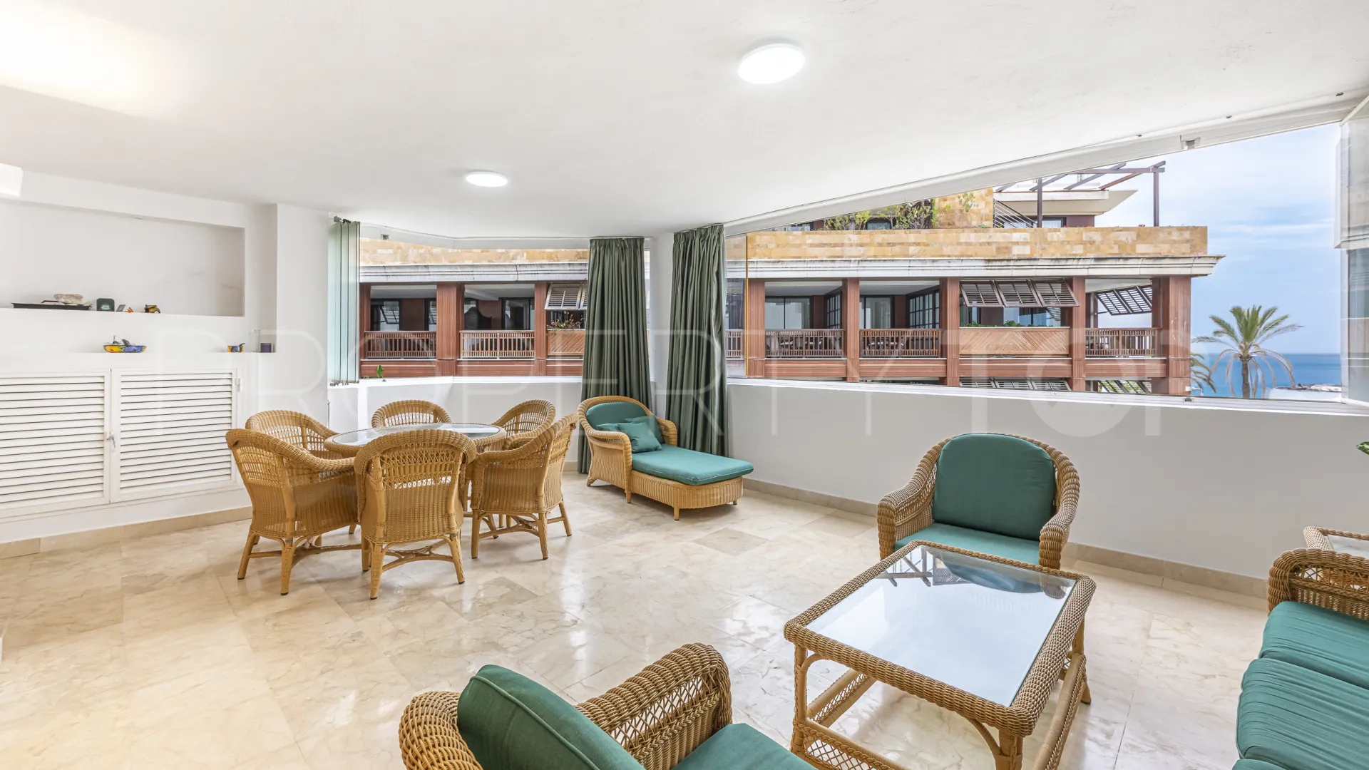 Apartamento en venta con 2 dormitorios en Marbella - Puerto Banus