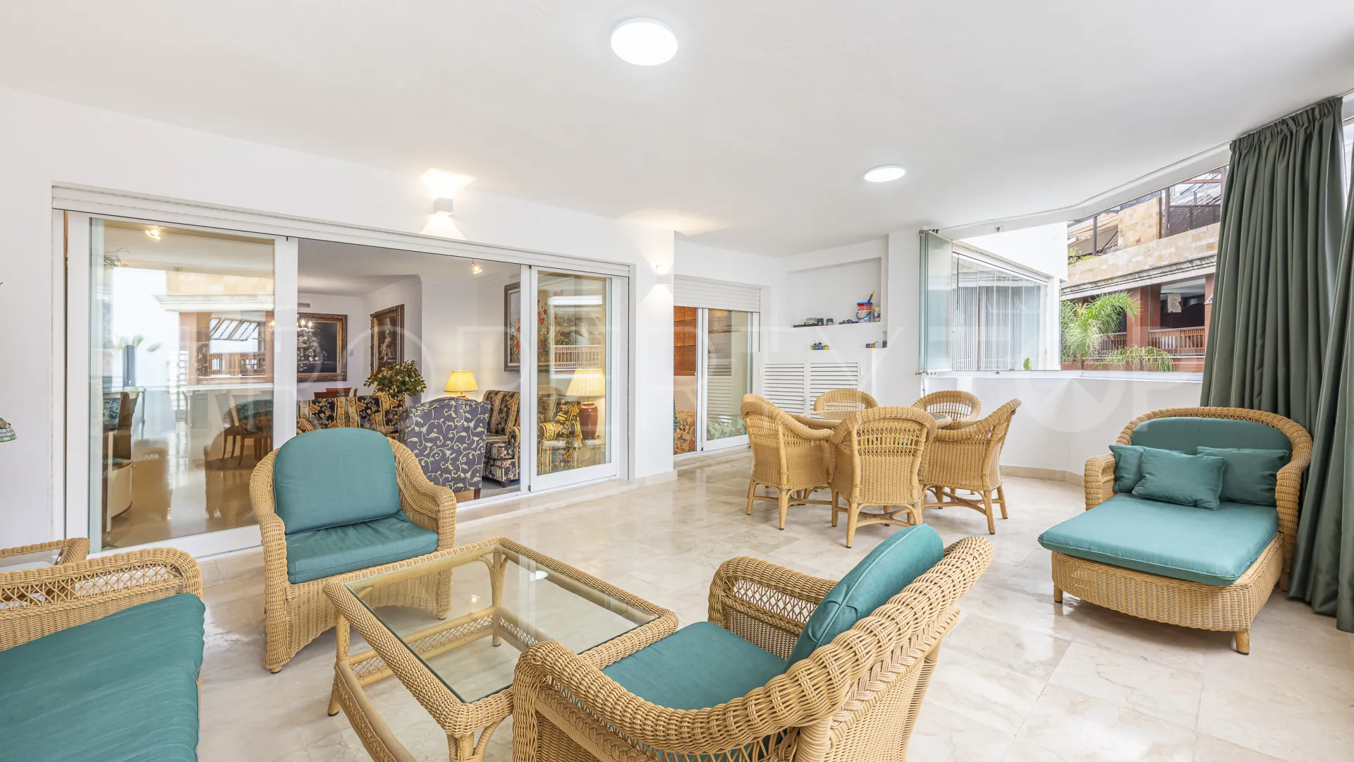 Apartamento en venta con 2 dormitorios en Marbella - Puerto Banus