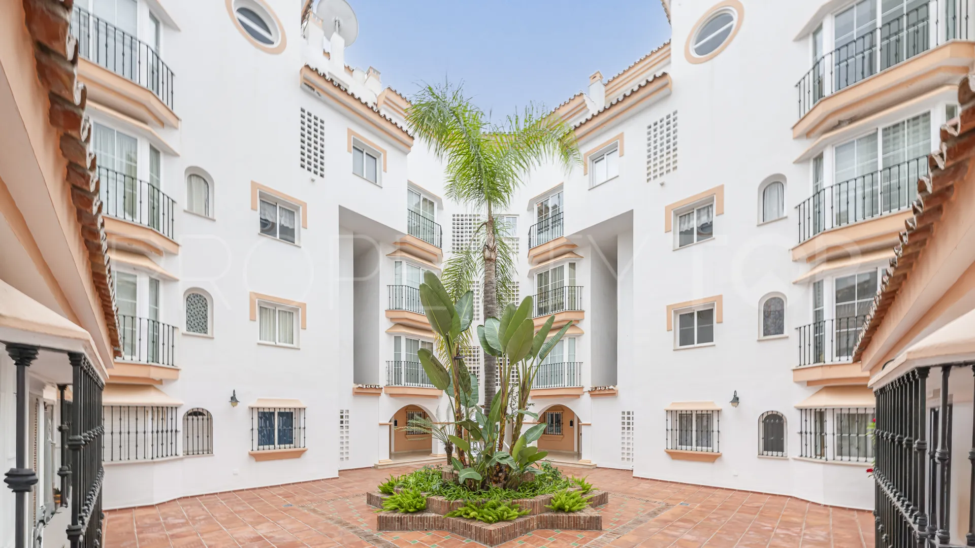 Apartamento en venta con 2 dormitorios en Marbella - Puerto Banus