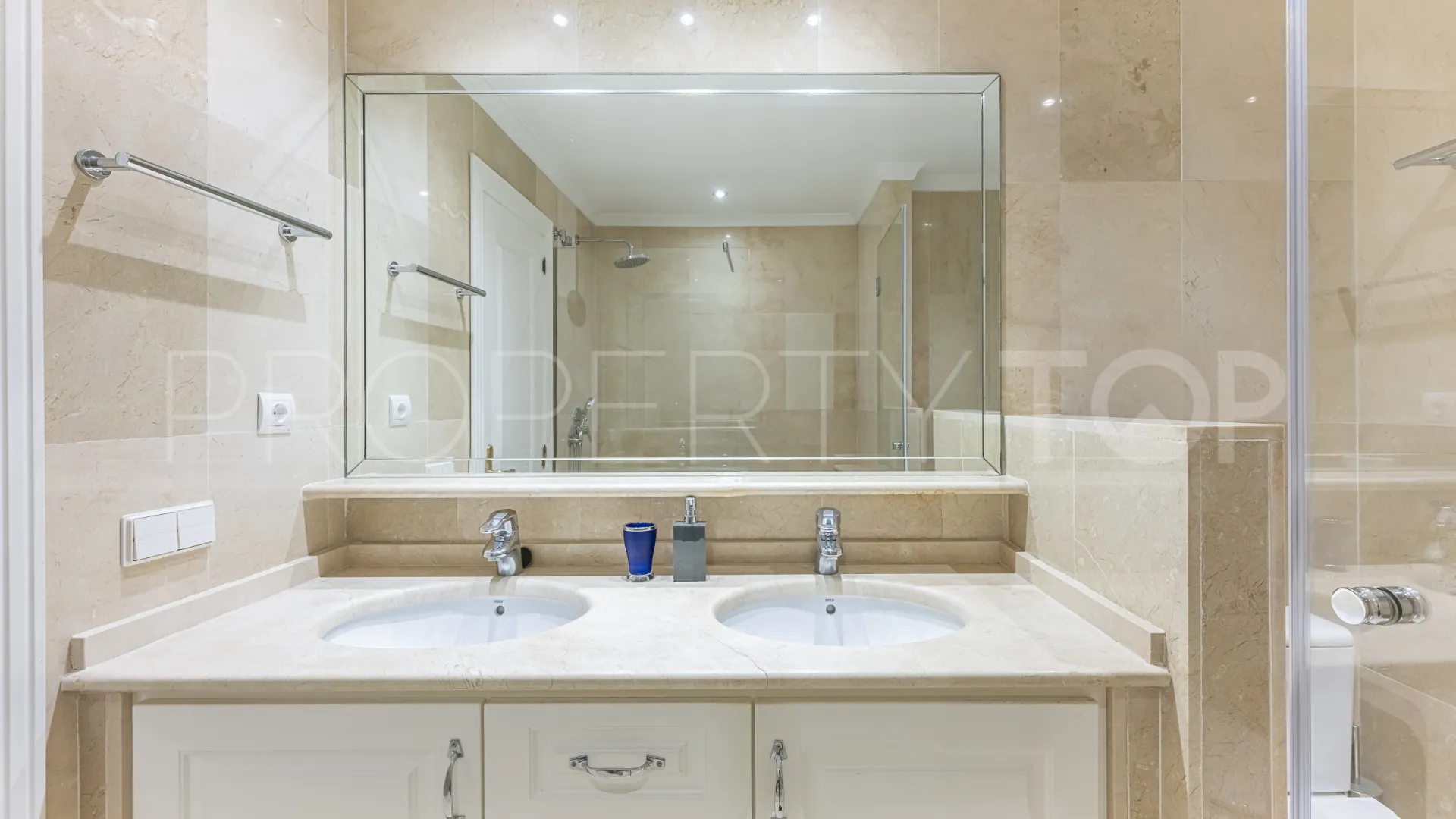 Apartamento en venta con 2 dormitorios en Marbella - Puerto Banus