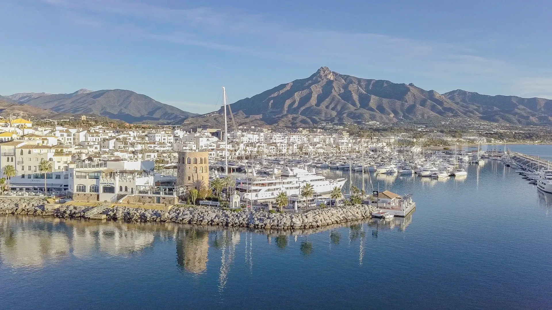 Apartamento en venta con 2 dormitorios en Marbella - Puerto Banus