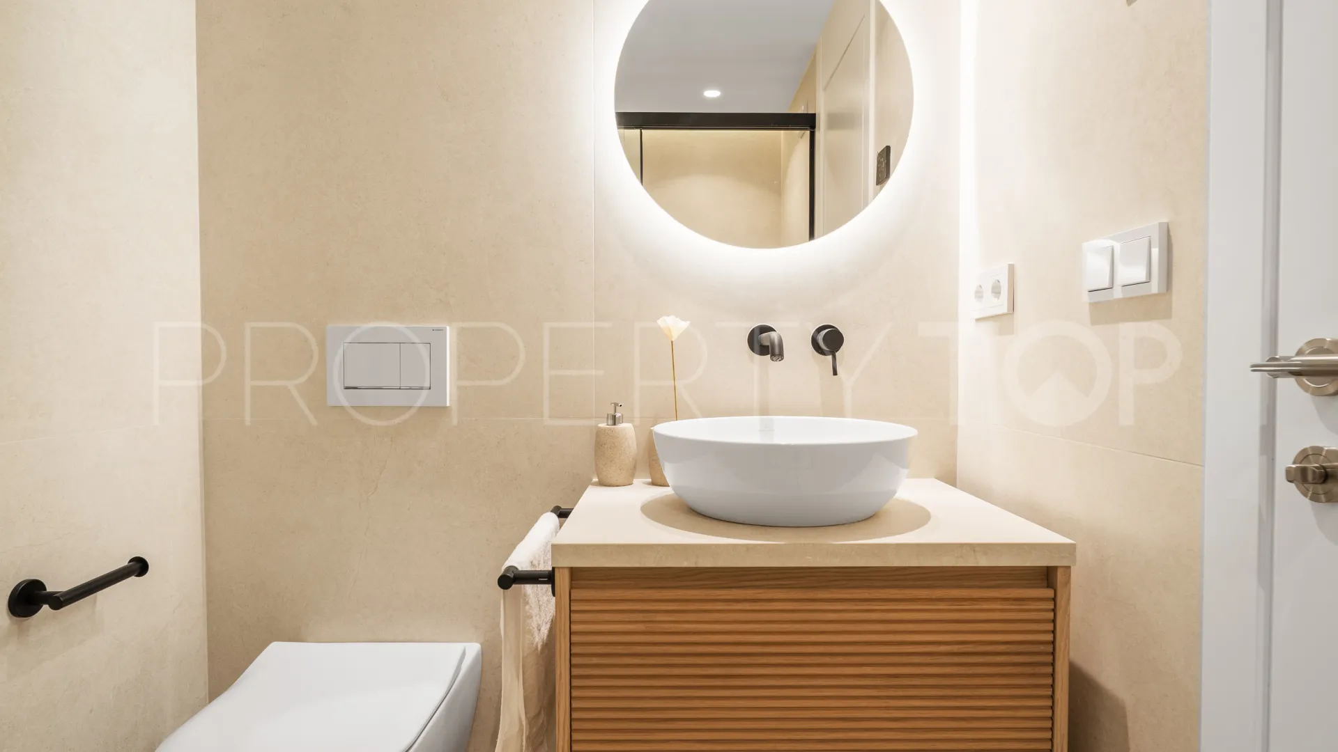 For sale El Palmeral town house with 3 bedrooms