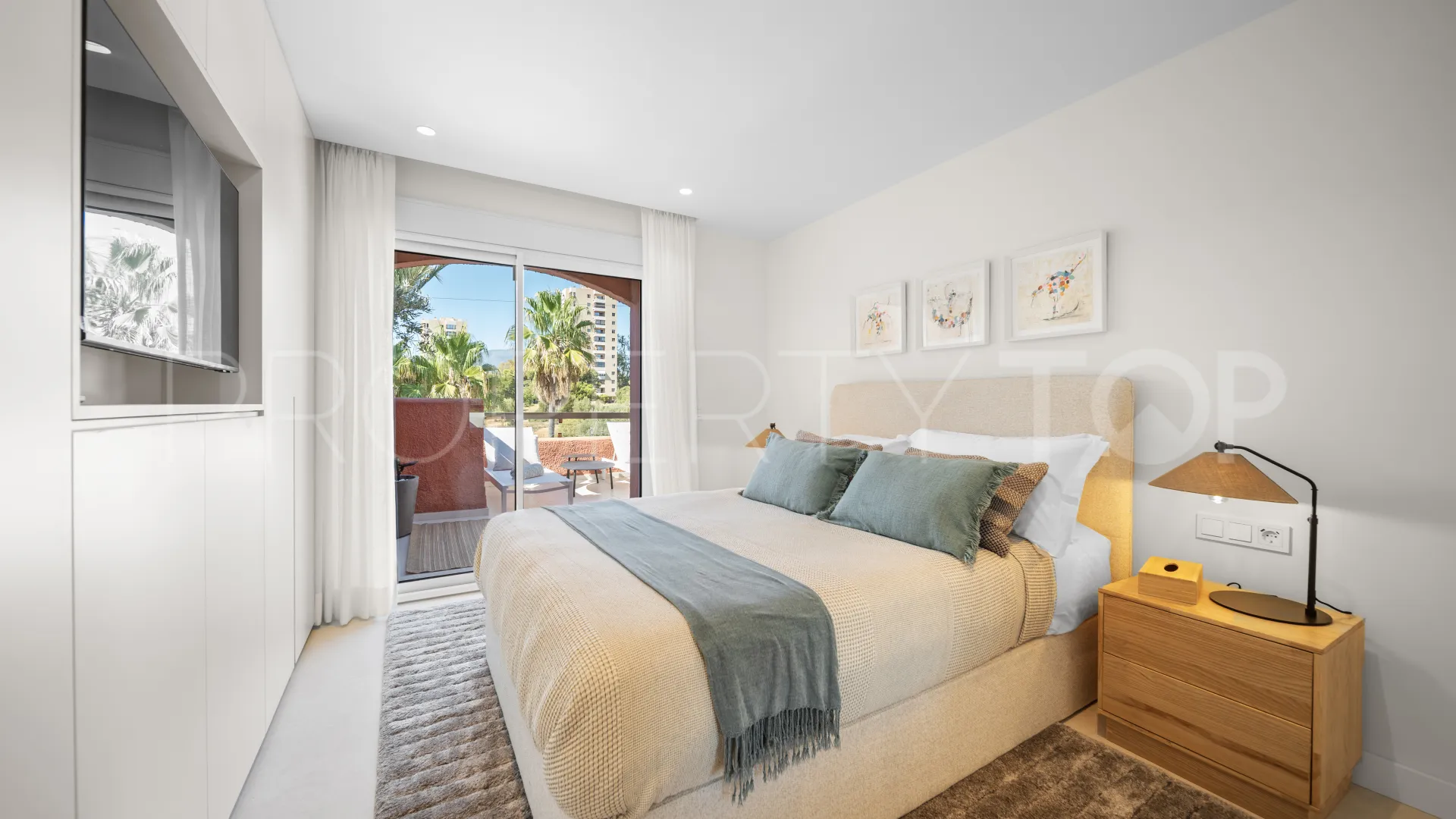 For sale El Palmeral town house with 3 bedrooms