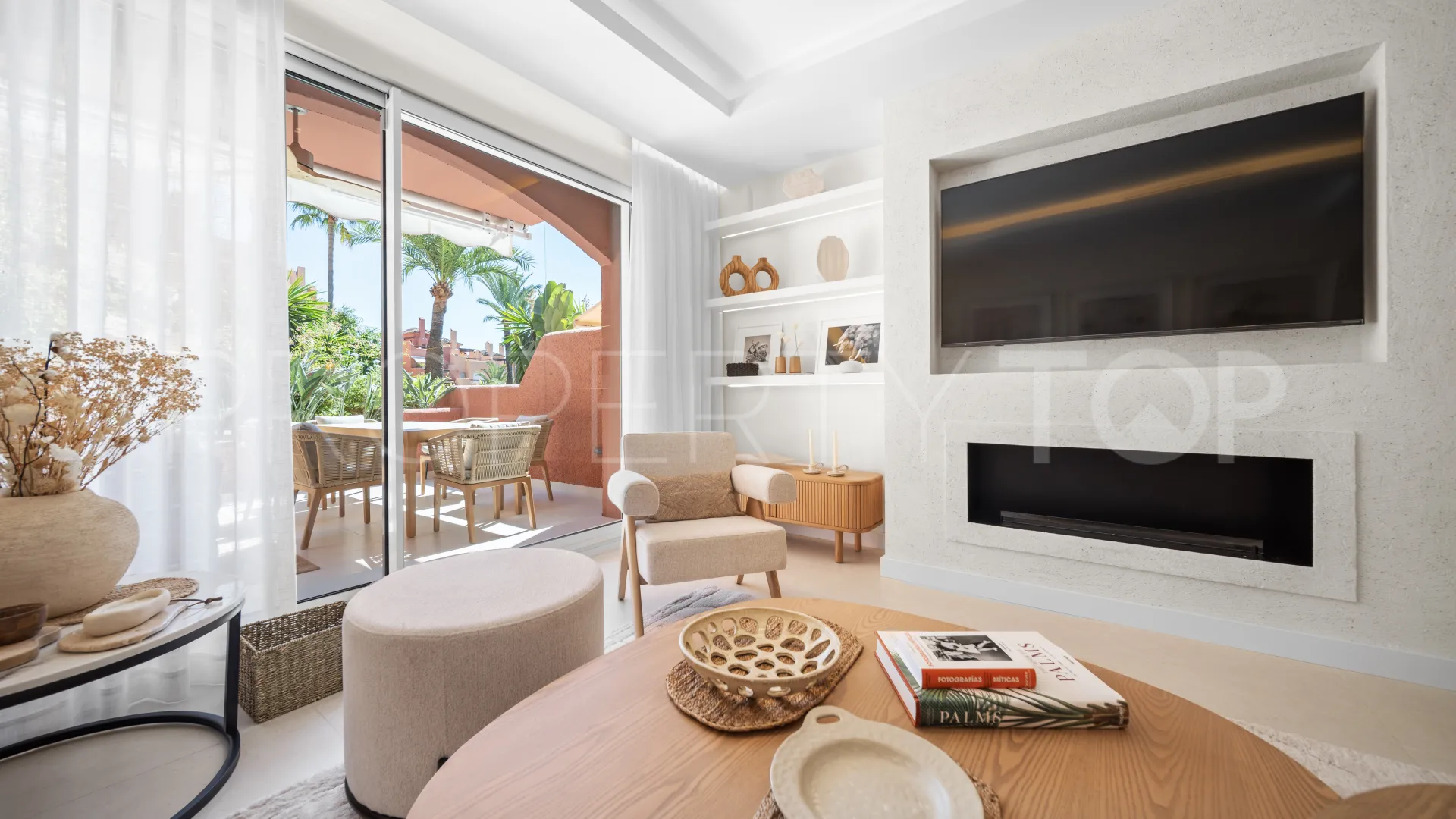 For sale El Palmeral town house with 3 bedrooms