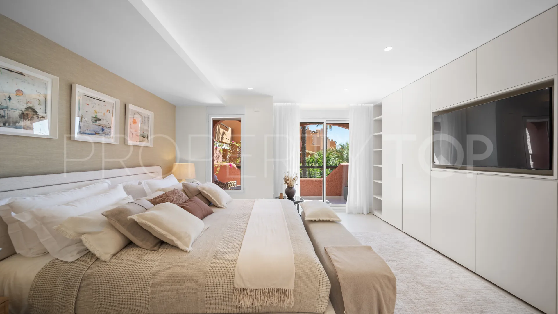 For sale El Palmeral town house with 3 bedrooms